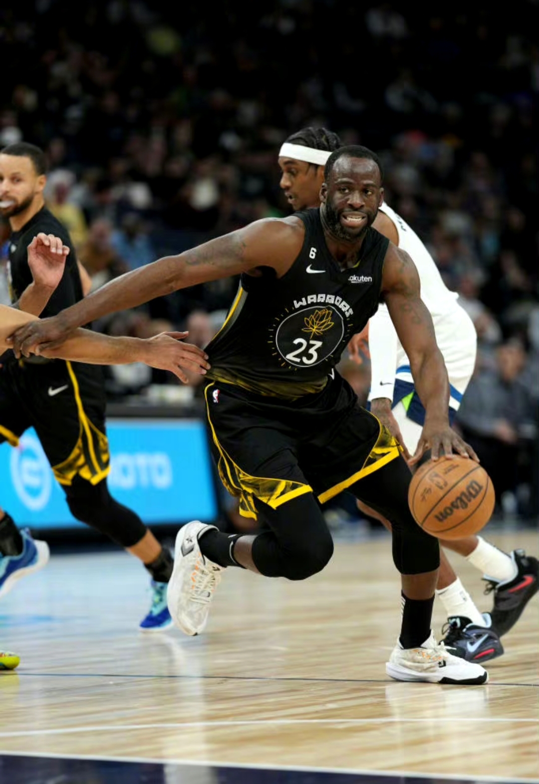 莎拉波娃在德国队比赛中刷新纪录,锐不可当引发热议!比赛高潮迭起 莎拉波娃在德国队比赛中刷新纪录,锐不可当引发热议!比赛高潮迭起