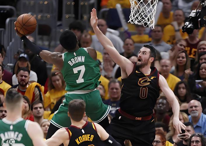 热火不断突破！，塔图姆连续七场比赛得分超过表现优异热度持续攀升