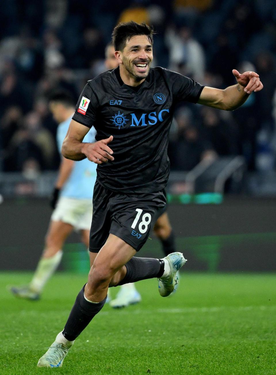 意大利杯赛程吃紧;那不勒斯集结日更衣室发声;话题不断;控场能力受关注 意大利杯赛程吃紧;那不勒斯集结日更衣室发声;话题不断;控场能力受关注