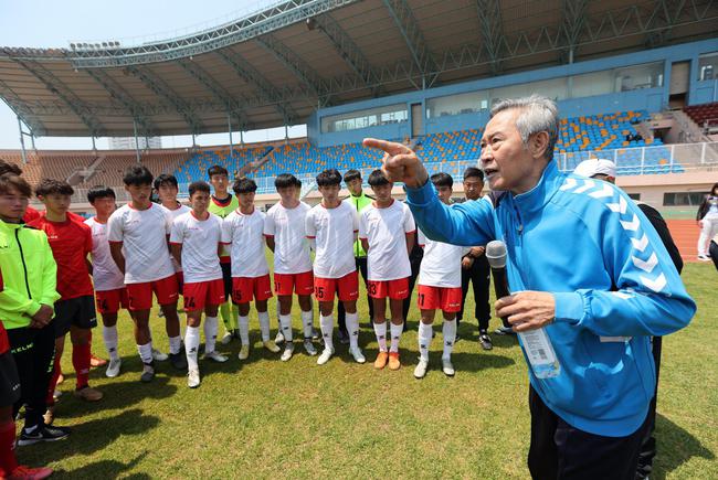 NBA常规赛赛后走向成谜;葡萄牙体育队长鼓劲;态度坚定;球队文化再被提及 NBA常规赛赛后走向成谜;葡萄牙体育队长鼓劲;态度坚定;球队文化再被提及