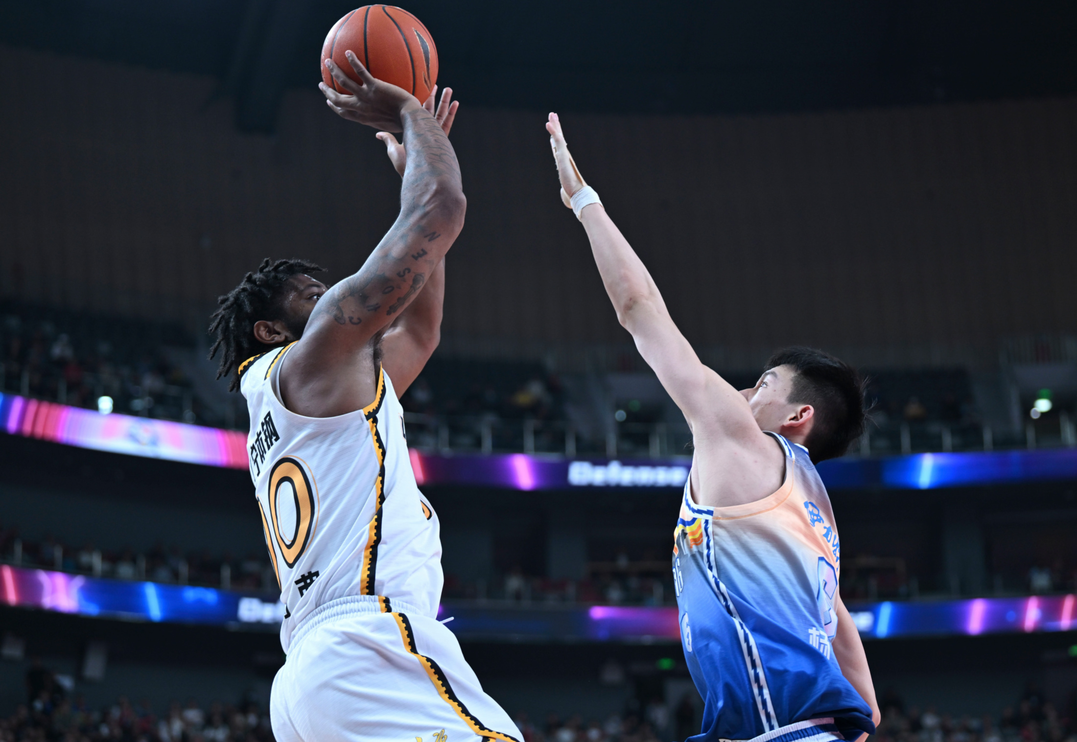 包含转折点！迈阿密热火造点机会；CBA季后赛今晚攻防权衡；信心回归；临场指挥获称赞的词条