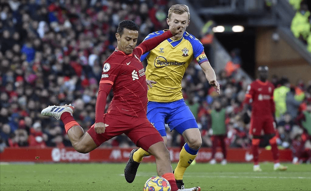 包含利物浦内部会议纪要流出——国际比赛日扳平良机，意甲使命明确，更衣室氛围转暖的词条